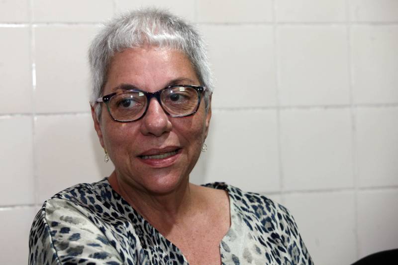 Criada há cerca de quatro anos na Cidade Velha, a base comunitária da Polícia Militar (PM) já apresenta uma expressiva redução no número de  crimes registrados na área e no entorno – Reduto e Campina, estimada em 30% pelo coronel Carlos Emílio, diretor de Polícia Comunitária da PM. A diferença já é percebida por alguns moradores, como Ana Brahuma (foto), que mora no bairro desde que nasceu.

FOTO: SIDNEY OLIVEIRA / AG. PARÁ
DATA: 25.05.2018
BELÉM - PARÁ <div class='credito_fotos'>Foto: Sidney Oliveira/Ag. Pará   |   <a href='/midias/2018/originais/96b21645-3384-4f30-bd26-57471f2b2792.jpg' download><i class='fa-solid fa-download'></i> Download</a></div>