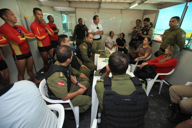 Atuação dos agentes de segurança durante a Operação Verão 2018 no segundo final de semana de férias.
FOTO: MÁCIO FERREIRA / AG. PARÁ
DATA: 07.07.2018
SALINÓPOLIS - PARÁ <div class='credito_fotos'>Foto: MÁCIO FERREIRA/ AG. PARÁ | <a href='/midias/2018/originais/96b9fbb4-cb4b-4f19-9f87-02d7c02a5cd7.jpg' download><i class='fa-solid fa-download'></i> Download</a></div>