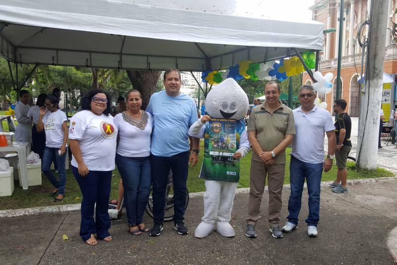 O Dia D da 20ª Campanha Nacional de Vacinação contra o Influenza é neste sábado (12), na Praça da República, com a participação da Secretaria de Estado de Saúde Pública (Sespa) e da Secretaria Municipal de Saúde de Beém (Sesma).
FOTO: CARLA FISCHER / ASCOM SESPA
DATA: 12.05.2018
BELÉM - PARÁ <div class='credito_fotos'>Foto: CARLA FISCHER / ASCOM SESPA | <a href='/midias/2018/originais/984bf446-3afa-4069-82c9-53e5b462d8aa.jpg' download><i class='fa-solid fa-download'></i> Download</a></div>