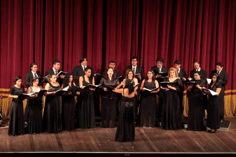 O Coro Carlos Gomes, grupo artístico da Fundação Carlos Gomes coordenado pela maestrina cubana Maria Antonia Jimenez.
FOTO: ARQUIVO FCG
DATA: 27.03.2018
BELÉM - PARÁ <div class='credito_fotos'>Foto: ASCOM FCG | <a href='/midias/2018/originais/98db280a-0eb6-42cc-99b5-f0a73b632158.jpg' download><i class='fa-solid fa-download'></i> Download</a></div>