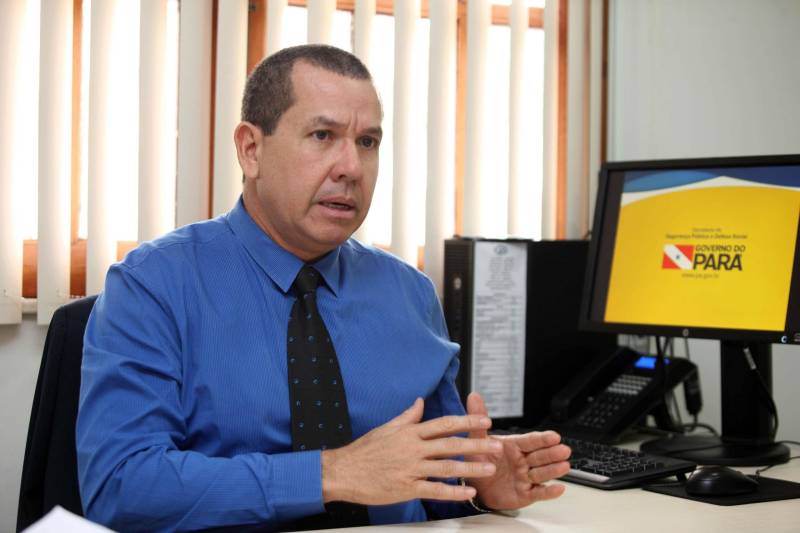 A segunda etapa da Operação Enem 2018 promovida pela Secretaria de Estado de Segurança Pública e Defesa Social (Segup) chegou ao fim conforme o planejado. Nenhuma ocorrência foi registrada nos percursos de entrega e coleta das provas e cartões de resposta, respectivamente. Na foto, o secretário adjunto de operações da Segup, Cel. André Cunha.
FOTO: SIDNEY OLIVEIRA / ARQUIVO AG. PARÁ
DATA: 09.05.2018
BELÉM - PARÁ <div class='credito_fotos'>Foto: Sidney Oliveira/Ag. Pará | <a href='/midias/2018/originais/9adafef6-325d-41ff-ad5e-080fbb7e601b.jpg' download><i class='fa-solid fa-download'></i> Download</a></div>