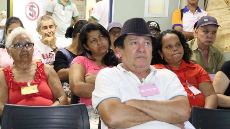 Usuários e acompanhantes atendidos pela Unidade de Alta Complexidade em Oncologia Dr. Vitor Moutinho (Unacon), em Tucuruí, no sudeste paraense, participam de várias atividades (foto) durante do “Outubro Rosa”, em combate ao câncer de mama, entre elas, dança, música, oficinas e palestras, por meio do projeto “Vida feliz” que propõe dinâmicas lúdicas e de lazer que contribuem para a evolução clínica dos usuários e para maior integração na instituição, que atua na prevenção e tratamento de câncer na região.
FOTO: ASCOM / UNACON
DATA: 29.10.2018
TUCURUÍ - PARÁ <div class='credito_fotos'>Foto: Ascom Unacon | <a href='/midias/2018/originais/9b1c0151-9b8c-459e-a4d2-28bd20c9eda9.jpg' download><i class='fa-solid fa-download'></i> Download</a></div>