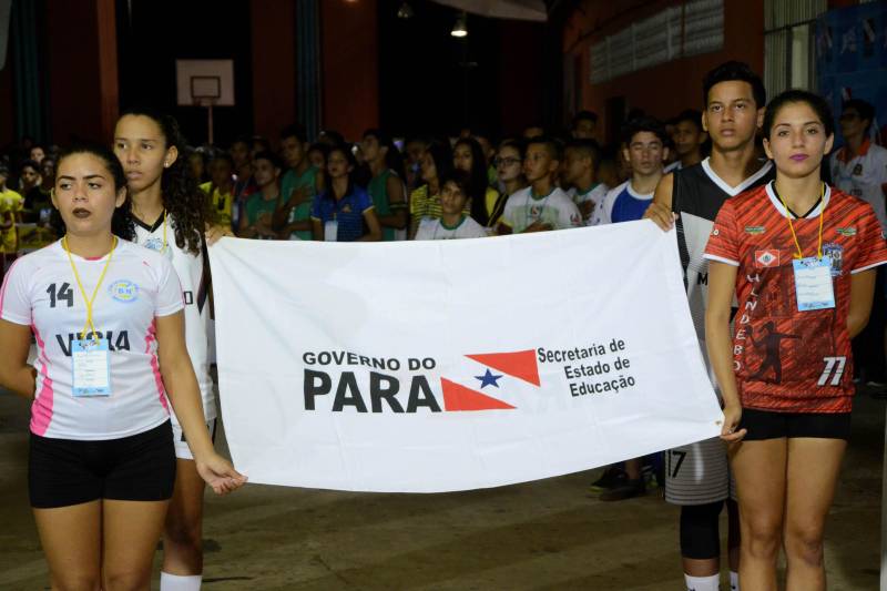 A abertura da Etapa Estadual dos Jogos Estudantis Paraenses (Jeps) 2018 teve um sabor especial para os 883 atletas, técnicos e dirigentes do esporte escolar que participaram da cerimônia na noite desta terça-feira, 19, no Estádio Jornalista Edgar Proença, o Mangueirão.
FOTO: FERNANDO NOBRE / ASCOM SEDUC
DATA: 19.06.2018
BELÉM - PARÁ <div class='credito_fotos'>Foto: FERNANDO NOBRE/ASCOM SEDUC | <a href='/midias/2018/originais/9b3128f5-6269-4704-bbc5-4a2a078d2fc6.jpg' download><i class='fa-solid fa-download'></i> Download</a></div>