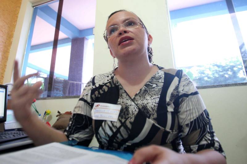 Nos municípios de Braganca e Capanema, no nordeste do Estado, as provas foram realizadas com tranquilidade. Já em Capanema, a coordenadora do concurso, Danielle Batista Telles (foto), explicou que os portões dos postos foram abertos às 07 horas, com fechamento marcado para às 08 horas. “Alguns confundiram e chegaram após o início e não puderam fazer a prova”, explicou.
FOTO: MARCELO LELIS / AG. PARÁ
DATA: 24.06.2018
CAPANEMA - PARÁ <div class='credito_fotos'>Foto: Marcelo Lelis / Ag. Pará | <a href='/midias/2018/originais/9b525871-7665-4597-8a8d-88594351a268.jpg' download><i class='fa-solid fa-download'></i> Download</a></div>
