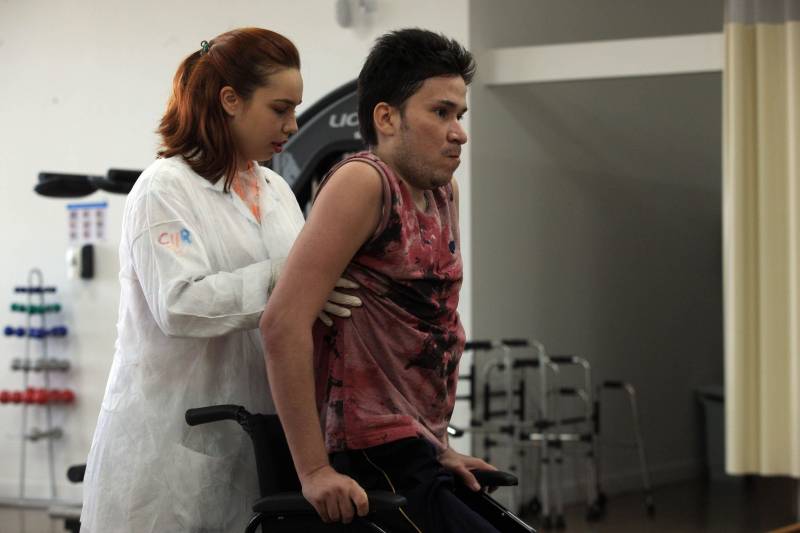 O maior desejo de Saulo Melo, 32 anos, é viver e poder desfrutar das novas oportunidades que tem hoje, depois de passar por uma cirurgia até então inédita no Pará, a hemicorporectomia. O procedimento, realizado no dia 2 de maio deste ano no Hospital Ophir Loyola, em Belém, removeu 40% do corpo do paciente - toda a porção inferior (pelve e membros inferiores).

FOTO: SIDNEY OLIVEIRA / AG. PARÁ
DATA: 03.12.2018
BELÉM - PARÁ <div class='credito_fotos'>Foto: Sidney Oliveira/Ag. Pará   |   <a href='/midias/2018/originais/9bbac1e0-80e0-42f2-b386-489bb728b376.jpg' download><i class='fa-solid fa-download'></i> Download</a></div>