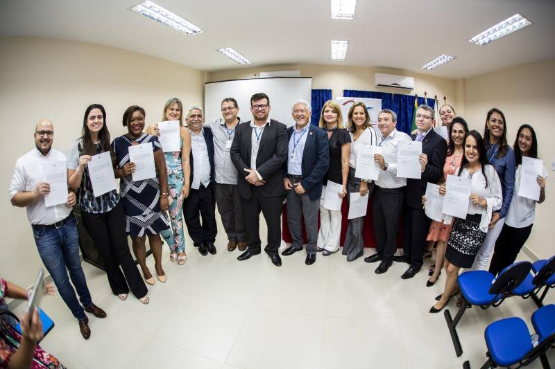 Posse de professores concursados na Uepa em Marabá, na tarde desta sexta-feira, 6, no auditório do bloco IV.
FOTO: NAILANA THIELY
DATA: 06.04.18
MARABÁ-PARÁ
<div class='credito_fotos'>Foto: Agência Pará | <a href='/midias/2018/originais/9bd256cd-184d-438a-b3cb-b3394bb05f92.jpg' download><i class='fa-solid fa-download'></i> Download</a></div>