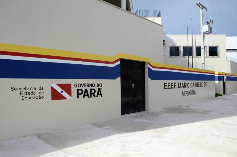 A Secretaria de Estado de Educação (Seduc) inaugura nesta terça-feira, 22, a obra de reforma e ampliação da Escola de Ensino Fundamental Mário Carneiro de Miranda, localizada à Avenida Senador Lemos, 3601, em Belém. 

FOTO: FERNANDO NOBRE / ASCOM SEDUC
DATA: 21.05.2018
BELÉM - PARÁ <div class='credito_fotos'>Foto: FERNANDO NOBRE/ASCOM SEDUC   |   <a href='/midias/2018/originais/9c57f898-36ab-459a-bb1b-04d54459bd74.jpg' download><i class='fa-solid fa-download'></i> Download</a></div>
