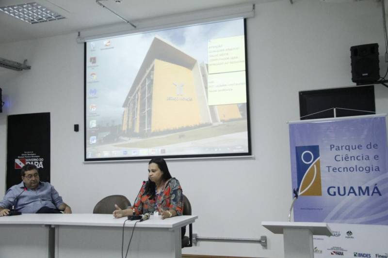 O Grupo de Trabalho da Pecuária Intensiva, criado no âmbito do Programa Pará 2030, da Secretaria de Estado de Desenvolvimento Econômico, Mineração e Energia (Sedeme), para aproximar todos os agentes do setor e encaminhar demandas, fazer sugestões e solucionar gargalos tecnológicos, fundiários e mercadológicos, reuniu-se nesta quinta-feira, 8, em visita ao Parque de Ciência e Tecnologia Guamá (PCT Guamá), para conhecer inovações que atendam suas demandas específicas.
FOTO: ASCOM SEDEME
DATA: 08.03.2018
BELÉM - PARÁ <div class='credito_fotos'>Foto: Ascom Sedeme | <a href='/midias/2018/originais/9c738539-0557-4443-92d8-b0adb1053d61.jpg' download><i class='fa-solid fa-download'></i> Download</a></div>