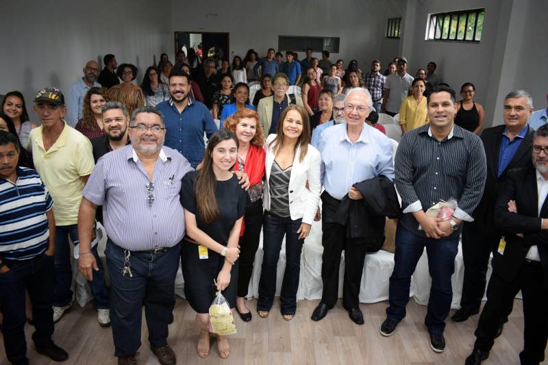 Durante dois dias, 10 e 11 de dezembro, estudantes, pesquisados, moradores de comunidades tradicionais, representantes de pequenas e grandes empresas instaladas na região, de cooperativas e do setor público estiveram reunidos, na sede do Sebrae/Pa, em Belém para participarem do Encontro “Cosméticos da Biodiversidade Amazônica”, que teve o objetivo de discutir estratégias para o fortalecimento do setor de cosméticos no Pará.

FOTO: ASCOM SECTET
DATA: 12.12.2018
BELÉM - PARÁ <div class='credito_fotos'>Foto: Ascom Sectet   |   <a href='/midias/2018/originais/9ccce062-0c34-4540-b0ab-357ff985adfb.jpg' download><i class='fa-solid fa-download'></i> Download</a></div>