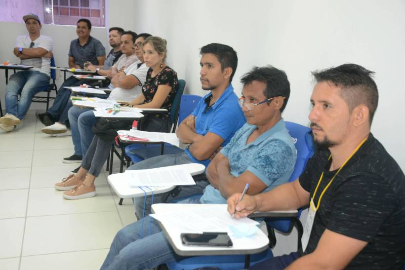 Começou, nesta segunda-feira (2), a Formação Continuada do Ensino Médio – Módulo III promovido pelo Projeto Mundiar, programa da Secretaria de Estado de Educação (Seduc) que atua na correção da distorção idade/ano escolar desde 2014.
FOTO: ELISEU DIAS / ASCOM SEDUC
DATA: 02.04.2018
BELÉM - PARÁ <div class='credito_fotos'>Foto: Eliseu Dias / Ascom Seduc | <a href='/midias/2018/originais/9cf6e8bf-047b-418d-a57f-b3cb255a5fb2.jpg' download><i class='fa-solid fa-download'></i> Download</a></div>