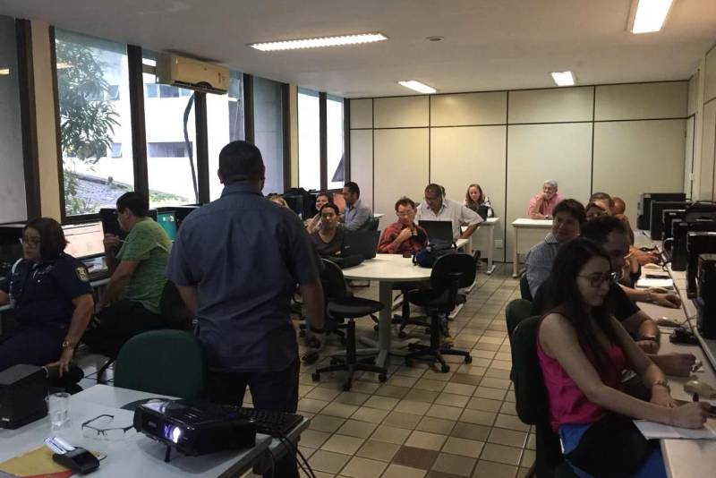 Iniciou na segunda-feira (5), mais uma edição do Curso Siconv destinado às prefeituras que fazem parte do Programa Municípios Sustentáveis (PMS). Cinquenta técnicos, de cinco cidades paraenses (Belém, Abaetetuba, Santana do Araguia, Bujaru e Capanema), participam da iniciativa da Secretaria Extraordinária de Municípios Sustentáveis, em parceria com a Escola de Governança do Pará (EGPA) e Secretaria de Estado de Administração (Sead). O curso tem duração de cinco dias.
FOTO: DANI FILGUEIRAS / ASCOM SEMSU
DATA: 05.11.2018
BELÉM - PARÁ <div class='credito_fotos'>Foto: DANI FILGUEIRAS / ASCOM SEMSU | <a href='/midias/2018/originais/9d10e7d8-ce4b-41ae-b43c-7aa209f3e801.jpg' download><i class='fa-solid fa-download'></i> Download</a></div>