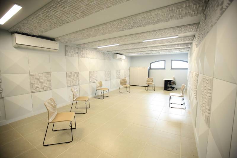 A inauguração do Liceu de Música de Bragança, neste dia 15, pode ser entendida como acontecimento de rotina de governo, mas a entrega das instalações, que ocupam um prédio da primeira metade do século passado, e um teatro contemporâneo, tem um significado para além dos acontecimentos de agenda da administração pública.

FOTO: MÁCIO FERREIRA / AG. PARÁ
DATA: 14.12.2018
BRAGANÇA - PARÁ <div class='credito_fotos'>Foto: MÁCIO FERREIRA/ AG. PARÁ   |   <a href='/midias/2018/originais/9e06d30d-b5ed-4b09-8c3f-d4189ec5a881.jpg' download><i class='fa-solid fa-download'></i> Download</a></div>