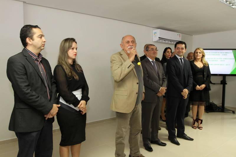 Restaurante self service, rampa de acesso, nova fachada, câmeras de vigilância e elevadores elétricos. O prédio-sede da Secretaria Estadual de Meio Ambiente e Sustentabilidade (Semas), em Belém, continua no mesmo lugar, mas parece novo. Após um processo de reforma, o prédio foi entregue aos servidores nesta sexta-feira, 16, pelo governador Simão Jatene (foto).
FOTO: CRISTINO MARTINS / AG. PARÁ
DATA: 16.03.2018
BELÉM - PARÁ <div class='credito_fotos'>Foto: Cristino Martins/Ag. Pará | <a href='/midias/2018/originais/9e48ffcb-9052-42f2-a738-74cedf50035b.jpg' download><i class='fa-solid fa-download'></i> Download</a></div>