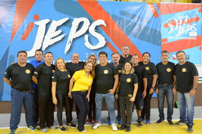 Ação esportivo-educacional que há mais de meio século propõe disseminar a cultura da paz e descobrir talentos esportivos, os Jogos Estudantis Paraenses (Jeps) chegam à sua 60ª edição. Até o dia 26 de maio, o município de Parauapebas, no sudeste do Estado, sedia a etapa Carajás, a quarta e última regional, que apontará os representantes da região que vão disputar a etapa estadual, em Belém.
FOTO: FERNANDO NOBRE / ASCOM SEDUC
DATA: 23.05.2018
PARAUAPEBAS - PARÁ <div class='credito_fotos'>Foto: FERNANDO NOBRE/ASCOM SEDUC | <a href='/midias/2018/originais/9e928e00-054d-435d-8991-a54a0e6b1db2.jpg' download><i class='fa-solid fa-download'></i> Download</a></div>
