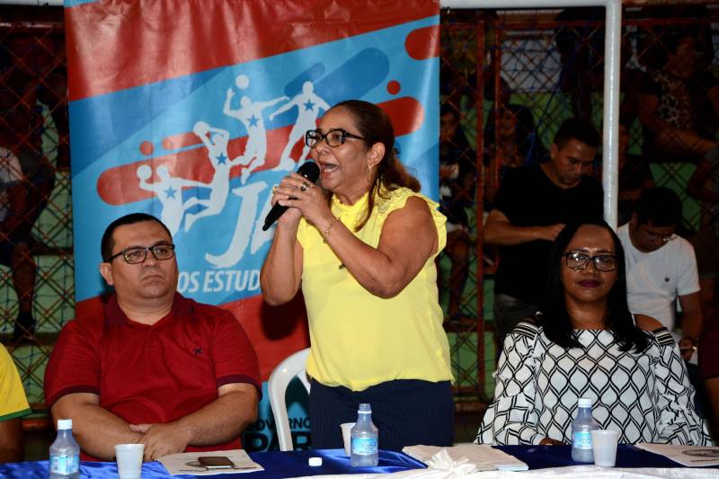 A histórica Vigia de Nazaré, no nordeste paraense, sediará no período de 1 a 6 de maio, a etapa regional dos Jogos Estudantis Paraenses (Jeps), que chega este ano a 60ª edição, a segunda competição escolar mais antiga do Brasil, só ficando atrás dos jogos estudantis do Estado do Paraná. Na foto, a coordenadora do Núcleo de Esporte e Lazer (NEL), Ana Glória Guerreiro.
FOTO: FERNANDO NOBRE / ASCOM SEDUC
DATA: 02.05.2018
VIGIA - PARÁ <div class='credito_fotos'>Foto: FERNANDO NOBRE/ASCOM SEDUC | <a href='/midias/2018/originais/a0056a2d-dad0-49a9-84c4-fa7363f03549.jpg' download><i class='fa-solid fa-download'></i> Download</a></div>