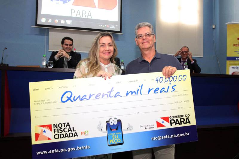 O Programa Nota Fiscal Cidadã, de estímulo à cidadania fiscal, realizou na tarde desta quinta-feira, 22, na sede da Ordem dos Advogados do Brasil (OAB), em Belém, a entrega simbólica dos prêmios do 22º sorteio, realizado no dia 14 de março. O prêmio de R$ 40 mil foi para Manoel Leopoldo Pirovics de Goes Bezerra (foto), médico gaúcho morador de Tucuruí há 17 anos
FOTO: CRISTINO MARTINS / AG. PARÁ
DATA: 22.03.2018
BELÉM - PARÁ <div class='credito_fotos'>Foto: Cristino Martins/Ag. Pará | <a href='/midias/2018/originais/a05e4608-3bc6-4d74-86c0-05c73c71fe59.jpg' download><i class='fa-solid fa-download'></i> Download</a></div>