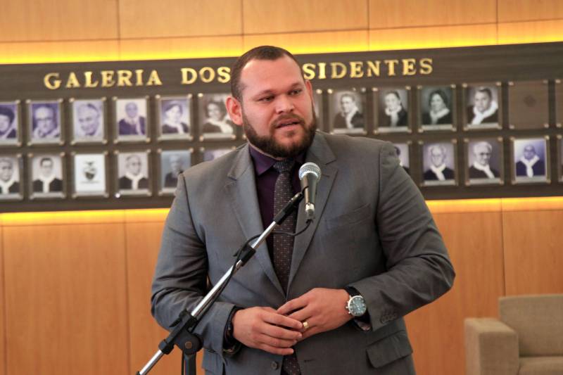 Foi assinada nesta terça-feira, 13, a formalização do convênio entre Tribunal de Justiça do Estado do Pará (TJPA) e Secretaria de Estado de Justiça e Direitos Humanos (Sejudh), por meio do Programa de Proteção e Defesa do Consumidor (Procon/PA), que visa à instalação do Centro Judiciário de Solução de Conflitos e Cidadania (Cejusc). Na foto, o secretário de Justiça e Direitos Humanos do Pará, Michell Mendes Durans.
FOTO: WAGNER ALMEIDA / ASCOM SEJUDH
DATA: 13.03.2018
BELÉM - PARÁ <div class='credito_fotos'>Foto: Wagner Almeida/ Ascom Sejudh | <a href='/midias/2018/originais/a07195b5-8fbc-43a3-9ca3-06676cc3b2aa.jpg' download><i class='fa-solid fa-download'></i> Download</a></div>