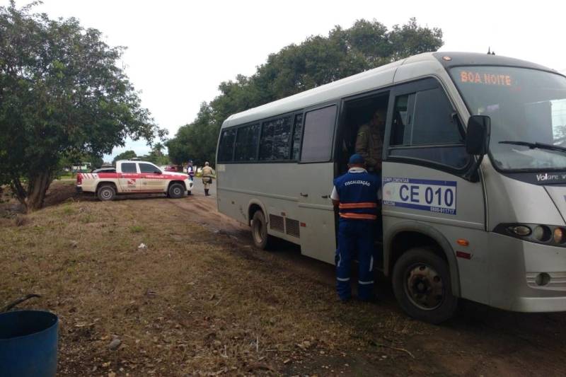 A Agência de Regulação e Controle de Serviços Públicos do Estado do Pará (Arcon-PA) realizou, durante todo o mês de abril,várias operações de fiscalização nos municípios das regiões sudeste e sudoeste do Estado. Em Marabá (foto), as equipes realizaram a operação no posto da Polícia Rodoviária Federal (PRF), na BR-155, sentido Eldorado dos Carajás.
FOTO: ASCOM ARCON
DATA: 27.04.2018
MARABÁ - PARÁ <div class='credito_fotos'>Foto: Ascom Arcon | <a href='/midias/2018/originais/a0f00bf8-a45e-4bf0-a521-304651f1997f.jpg' download><i class='fa-solid fa-download'></i> Download</a></div>