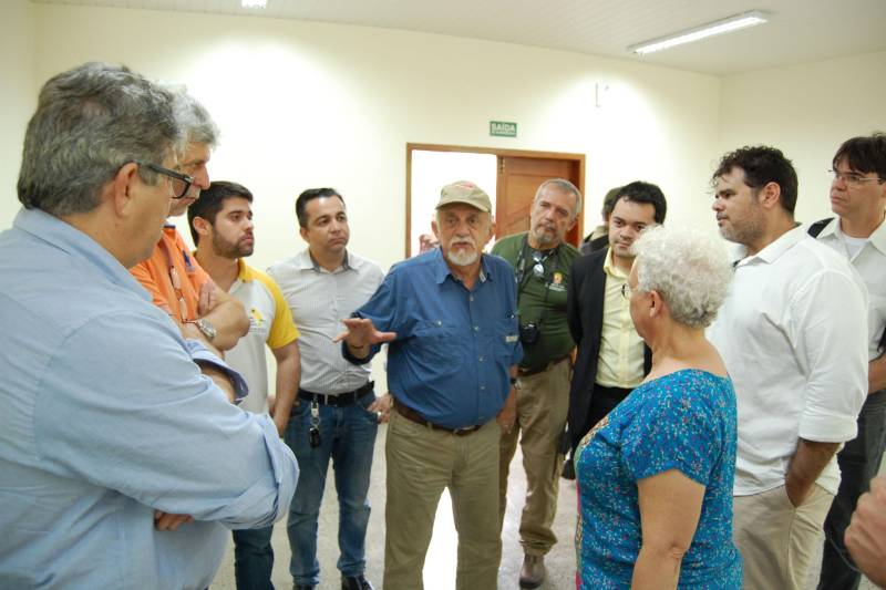 Muito mais que uma estrutura de concreto, o governador Simão Jatene (foto) ressaltou que o espaço conserva aspectos da ancestralidade. "Estamos falando de um espaço onde há 12 mil anos se tem indicativos da presença humana. Então, isso sem dúvida é algo importante para o Pará e para o Brasil. É importante para a própria humanidade, na sua permanente busca de conhecer, de traduzir e entender a sua história. Eu me sinto muito feliz e agradecido a cada pessoa que contribuiu para que isso se tornasse realidade. Agradecer, também, àqueles que vão tomar conta disso, porque é um patrimônio de Monte Alegre e da humanidade", argumentou o governador.

FOTO: MÁCIO FERREIRA / AG. PARÁ
DATA: 20.12.2018
MONTE ALEGRE - PARÁ <div class='credito_fotos'>Foto: MÁCIO FERREIRA/ AG. PARÁ   |   <a href='/midias/2018/originais/a178afaa-1a3f-444e-b388-ebde5a4df39b.jpg' download><i class='fa-solid fa-download'></i> Download</a></div>