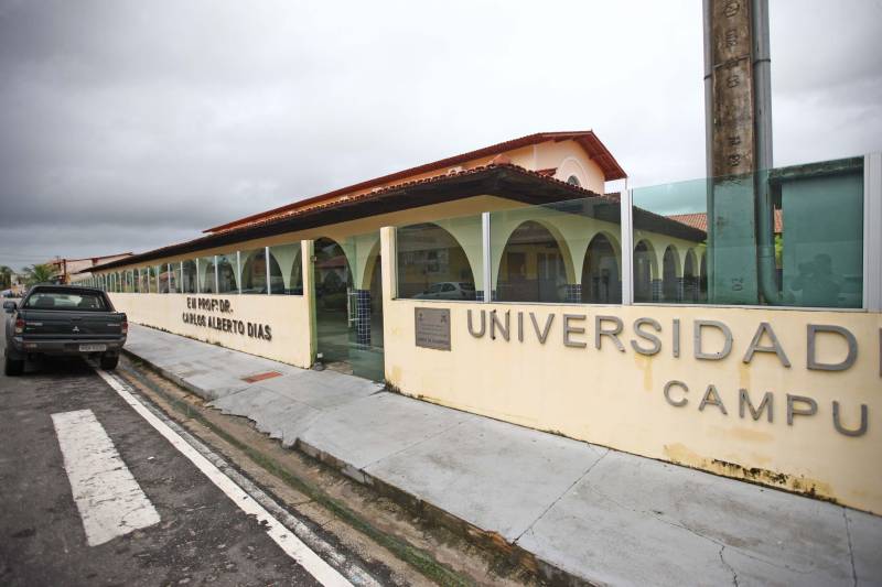 Campus de Salinópolis da UFPA.
FOTO: IGOR BRANDÃO / AG. PARÁ
DATA: 24.04.2018
SALINÓPOLIS - PARÁ <div class='credito_fotos'>Foto: IGOR BRANDÃO / AG. PARÁ | <a href='/midias/2018/originais/a232a442-5042-4af4-b673-17df627a73e5.jpg' download><i class='fa-solid fa-download'></i> Download</a></div>