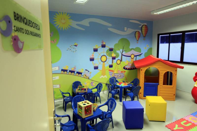 Em apenas um mês de funcionamento, o Hospital Materno-Infantil de Barcarena Dra. Anna Turan (HMIB) alcançou 97% em satisfação dos usuários, de acordo com o Serviço de Atendimento ao Usuário (SAU). Nesse período, o hospital teve grande atuação na região em atendimento humanizado, serviços e equipamentos.
FOTO: SIDNEY OLIVEIRA / ARQUIVO AG. PARÁ
DATA: 20.09.2018
BARCARENA - PARÁ <div class='credito_fotos'>Foto: Sidney Oliveira/Ag. Pará | <a href='/midias/2018/originais/a248b2a2-949b-4c1a-b204-6233a4940e70.jpg' download><i class='fa-solid fa-download'></i> Download</a></div>