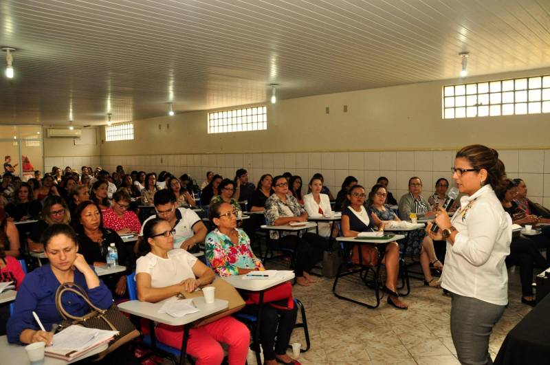 Cerca de 130 pessoas participam do evento. Os municípios com maior índice de obesidade são: Acará, Ananindeua, Abaetetuba, Barcarena, Benevides, Capanema, Castanhal, Conceição do Araguaia, Marituba, Mojú, Redenção, Santana do Araguaia, Santa Bárbara do Pará, Santa Izabel do Pará, Uruará, Vigia, Xinguara e Viseu
FOTO: JOSÉ PANTOJA / ASCOM SESPA
DATA: 07.02.2018
BELÉM - PARÁ <div class='credito_fotos'>Foto: José Pantoja / Ascom Sespa | <a href='/midias/2018/originais/a301b6e6-3c29-4c64-8060-1981ad639827.jpg' download><i class='fa-solid fa-download'></i> Download</a></div>