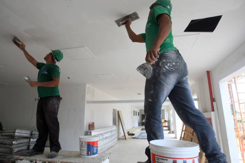 Em Capanema, está sendo construído o Hospital Regional dos Caetés (foto). É mais uma unidade de saúde estratégica na cobertura de alta e média complexidade; atenderá a população de 17 municípios da Região Nordeste
FOTO: SIDNEY OLIVEIRA / AG. PARÁ
DATA: 18.10.2018
CASTANHAL - PARÁ <div class='credito_fotos'>Foto: Sidney Oliveira/Ag. Pará | <a href='/midias/2018/originais/a32f1a18-3241-46b7-99e3-80a371b80ec0.jpg' download><i class='fa-solid fa-download'></i> Download</a></div>