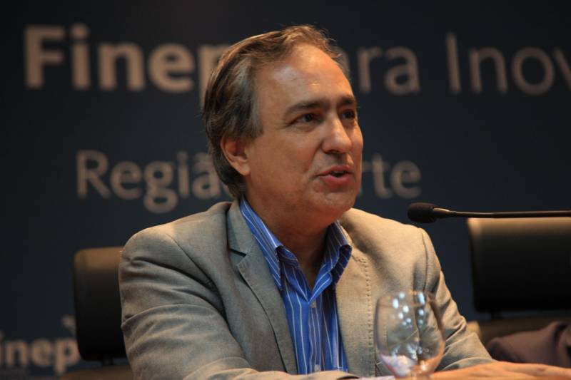 A maior financiadora de estudos e projetos da América Latina, a Financiadora de Estudos e Projetos (FINEP), abriu um escritório em Belém focado no desenvolvimento da pesquisa e inovação na região Norte. A FINEP é uma empresa pública brasileira de fomento à ciência, tecnologia e inovação em empresas, universidades, institutos tecnológicos e outras instituições públicas ou privadas, sediada no Rio de Janeiro.  A empresa é vinculada ao Ministério da Ciência e Tecnologia e Inovação. A inauguração ocorreu durante a abertura de “Encontro Finep para Inovação”. A abertura contou com a presença do Governador em Exercício Zequinha Marinho, do secretário de Estado de Ciência, Ciência, Tecnologia e Educação Técnica e Tecnológica, Alex Fiuza de Melo (foto) e contou com a participação de autoridades do Ministério da Ciência, Tecnologia, Inovações e Comunicações (Mctic), da Finep, do Governo do Estado do Pará, além de representantes de instituições locais.

FOTO RODOLFO OLIVEIRA / AG. PARÁ
DATA: 19.12.2018
BELÉM - PARÁ
 <div class='credito_fotos'>Foto: Rodolfo Oliveira/Ag. Pará   |   <a href='/midias/2018/originais/a39346f2-7f04-412e-afe0-9e55ac5780e8.jpg' download><i class='fa-solid fa-download'></i> Download</a></div>