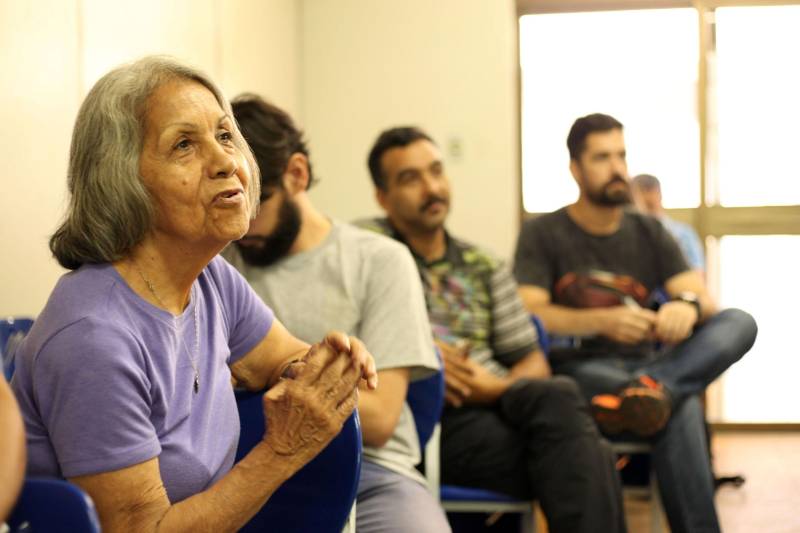 Na manhã desta terça-feira (6), o Governo do Estado, através da SEJUDH, em parceira com o Instituto Federal do Pará deu inicio ao curso de capacitação em Língua Portuguesa como língua estrangeira para imigrantes que estão em situação de refúgio e estadia permanente na capital paraense.
FOTO: WAGNER ALMEIDA / ASCOM SEJUDH
DATA: 06.11.2018
BELÉM - PARÁ <div class='credito_fotos'>Foto: Wagner Almeida/ Ascom Sejudh | <a href='/midias/2018/originais/a4b269c0-811e-4c6f-a398-ae8b9ada0025.jpg' download><i class='fa-solid fa-download'></i> Download</a></div>