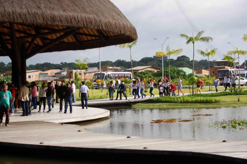 O Parque Estadual do Utinga (PEUt) o mais importante espaço de preservação e estudo da biodiversidade dentro da Região Metropolitana de Belém será reaberto à população a partir desta sexta,16, a partir das 16h30, com apresentações artísticas, com o Boi Veludinho, crianças do Pro Paz e a premiada Orquestra Sinfônica do Theatro da Paz. A apresentação será em um espaço ao ar livre e não será necessária a retirada de ingressos, por esse motivo, a recomendação é que o público chegue cedo, porque a entrada será fechada quando o espaço estiver lotado.
FOTO: THIAGO GOMES / AG PARÁ
DATA: 16.03.2018
BELÉM - PARÁ <div class='credito_fotos'>Foto: Thiago Gomes /Ag. Pará | <a href='/midias/2018/originais/a5e21ce5-b982-481c-8474-a4d8c539bb41.jpg' download><i class='fa-solid fa-download'></i> Download</a></div>