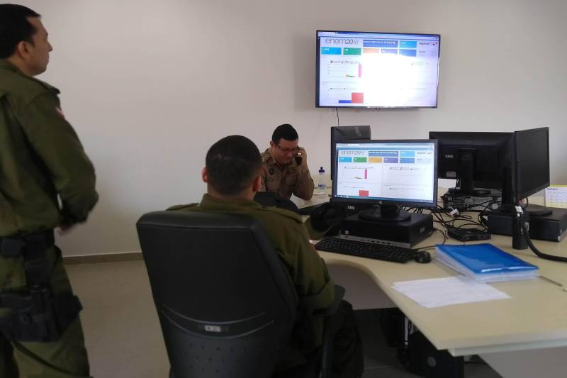 A distribuição, aplicação e o recolhimento das provas do Enem no Pará resultaram no trabalho exitoso desenvolvido pela Operação Enem 2018. A operação foi realizada pela Secretaria de Estado de Segurança Pública e Defesa Social (Segup) envolvendo mais de 6.500 agentes de segurança e integrando representantes de diversas instituições, como Correios, Exército, Polícia Militar, Guardas Municipais, Secretaria de Educação do Estado, concessioinária de energia elétrica, Inep, entre outros.
FOTO: ASCOM SEGUP
DATA: 04.11.2018
BELÉM - PARÁ <div class='credito_fotos'>Foto: Ascom Segup | <a href='/midias/2018/originais/a5e938c5-a1a9-41da-a2ad-46b432342ced.jpg' download><i class='fa-solid fa-download'></i> Download</a></div>