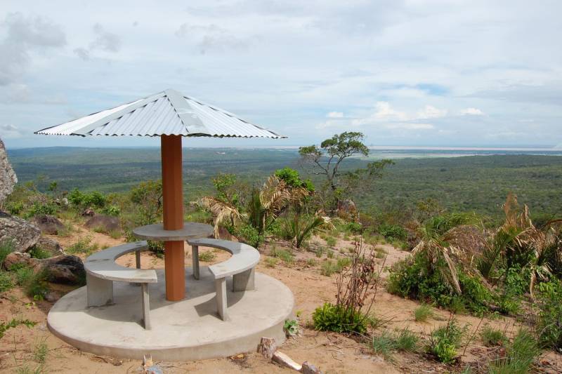 O investimento na obra, iniciada em 2017, soma aproximadamente R$ 3,4 milhões, oriundos de convênio entre a Secretaria de Estado de Meio Ambiente e Sustentabilidade e o Instituto do Patrimônio Artístico e Nacional (IPHAN). A área construída é de 1,4 mil metros quadrados. 

FOTO: MÁCIO FERREIRA / AG. PARÁ
DATA: 20.12.2018
MONTE ALEGRE - PARÁ <div class='credito_fotos'>Foto: MÁCIO FERREIRA/ AG. PARÁ   |   <a href='/midias/2018/originais/a6077677-0889-465f-a22b-296148f25a54.jpg' download><i class='fa-solid fa-download'></i> Download</a></div>