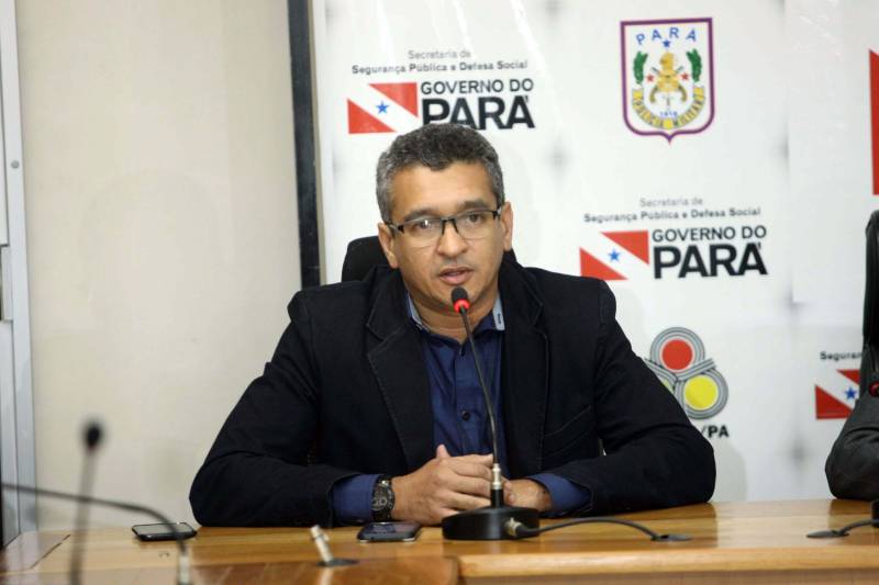 Atualmente, a CPASI custodia 1.117 presos. A capacidade é para 622. Para o diretor-geral Penitenciário da Susipe, Coronel Mauro Matos (foto), o muro de segurança irá garantir um controle mais rígido na entrada e saída de presos da unidade prisional.
FOTO: AKIRA ONUMA / ASCOM SUSIPE
DATA: 03.05.2018
SANTA IZABEL - PARÁ <div class='credito_fotos'>Foto: Akira Onuma / Ascom Susipe | <a href='/midias/2018/originais/a61b773c-a7af-4ad6-a9a1-917b19f4c407.jpg' download><i class='fa-solid fa-download'></i> Download</a></div>