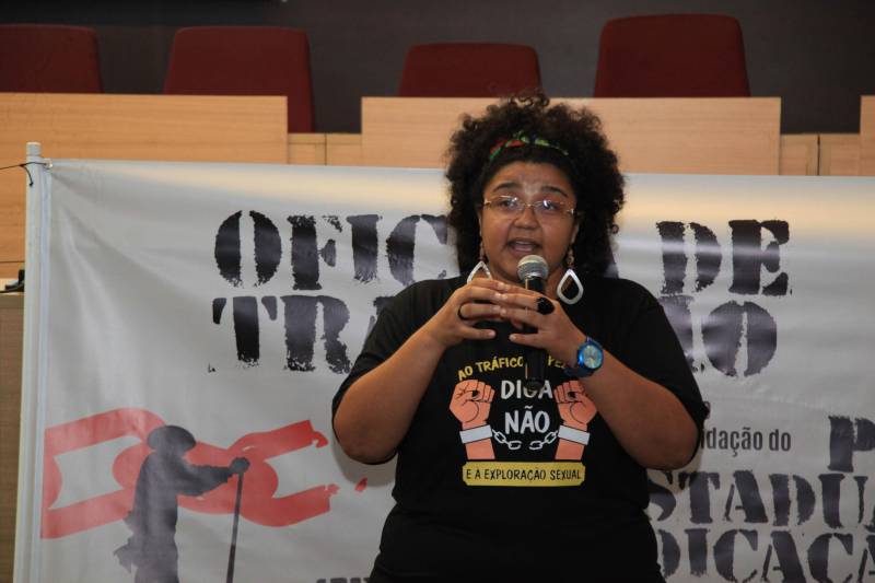 O segundo dia da Oficina de Trabalho da Comissão Estadual de Erradicação ao Trabalho Escravo (Coetrae) ocorreu na manhã desta quinta-feira, 26, no Auditório Aluysio Chaves, no Tribunal Regional do Trabalho da 8° Região, em Belém. Na foto, a coordenadora da Coetrae, Leila Silva.
FOTO: WAGNER ALMEIDA / ASCOM SEJUDH
DATA: 26.04.2018
BELÉM - PARÁ <div class='credito_fotos'>Foto: Wagner Almeida/ Ascom Sejudh | <a href='/midias/2018/originais/a6b99c0d-4f79-4fe5-80a8-d612c24d7beb.jpg' download><i class='fa-solid fa-download'></i> Download</a></div>