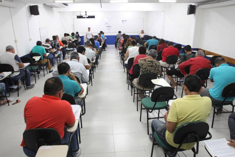 44.552 candidatos compareceram aos locais de prova do concurso da Secretaria de Estado de Educação (Seduc), realizado na manhã deste domingo, 24.
FOTO: CRISTINO MARTINS / AG. PARÁ
DATA: 24.06.2018
BELÉM - PARÁ <div class='credito_fotos'>Foto: Cristino Martins/Ag. Pará | <a href='/midias/2018/originais/a707e1c2-6908-4e44-a573-d558f6ca490e.jpg' download><i class='fa-solid fa-download'></i> Download</a></div>