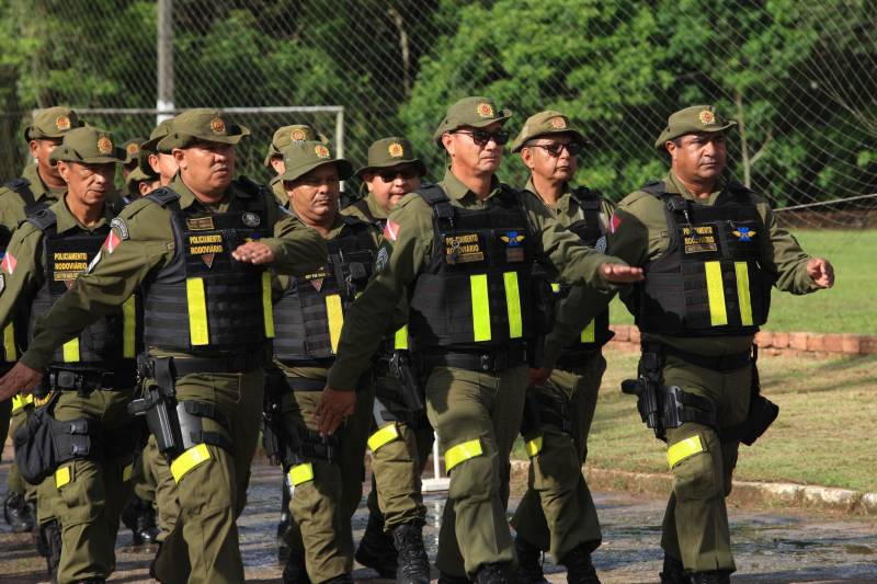 Em comemoração aos seus 43 anos, o Batalhão de Polícia Rodoviária (BPRV) inaugurou na manhã desta sexta-feira (4) o seu Canil, o primeiro setorial do Estado. O canil setorial do BPRV é um projeto operacional que visa intensificar o combate ao tráfico de drogas.
FOTO: MÁCIO FERREIRA / AG. PARÁ
DATA: 04.05.2018
MARITUBA - PARÁ <div class='credito_fotos'>Foto: MÁCIO FERREIRA/ AG. PARÁ | <a href='/midias/2018/originais/a79d9631-2b0d-4ab8-bf93-5b9c37368852.jpg' download><i class='fa-solid fa-download'></i> Download</a></div>
