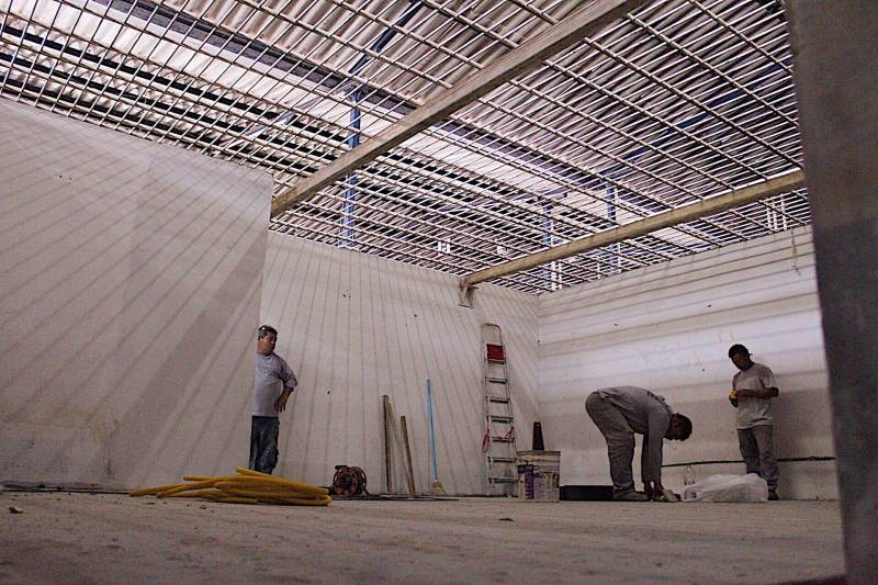 O Presídio Estadual Metropolitano II (PEM II), que fica no Complexo Penitenciário de Marituba, vai receber nova enfermaria adaptada (foto) para atender inicialmente 20 internos com dificuldade de locomoção e portadores de bolsa de colostomia. A iniciativa é da Diretoria de Administração Penitenciária, juntamente com a Diretoria de Assistência Biopsicossocial da Superintendência do Sistema Penitenciário do Estado (Susipe). A enfermaria deve ser inaugurada até dezembro.
FOTO: VELOSO JR./ ASCOM SUSIPE
DATA: 08.11.2018
MARITUBA - PARÁ <div class='credito_fotos'>Foto: Veloso Junior / Ascom Susipe | <a href='/midias/2018/originais/a84c6a7a-f0f4-46e1-b9aa-7be6f6093ffd.jpg' download><i class='fa-solid fa-download'></i> Download</a></div>