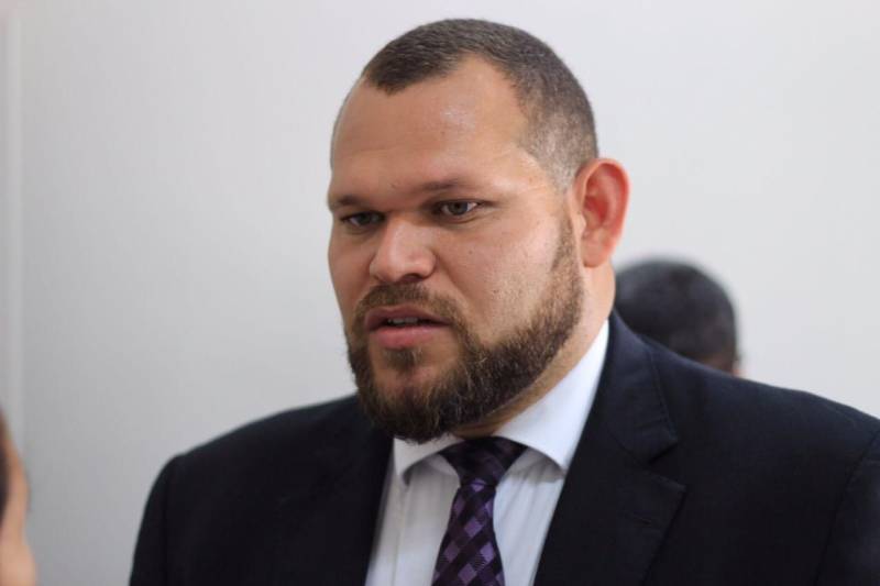 Desde julho, a Superintendência do Sistema Penitenciário do Estado (Susipe) vem garantindo o direito à saúde prisional para cerca de 5 mil custodiados no Complexo Penitenciário de Santa Izabel. Uma Unidade Básica de Saude (UBS) instalada no complexo oferece aos detentos consultas médicas, atendimento odontológico, medicamentos e todos os serviços da rede básica de saúde. Desde a ativação da UBS já foram realizadas mais de 1.000 consultas médicas, 775 atendimentos odontológicos, 299 exames de BAAR (que diagnostica a tuberculose), 76 testes rápidos para HIV, sífilis, hepatites e emitidos mais de 500 cartões do Sistema Único de Saúde. Na foto, o superintendente da Susipe, Michell Durans.
FOTO: ASCOM / SUSIPE
DATA: 10,.11.2018
SANTA IZABEL - PARÁ <div class='credito_fotos'>Foto: ASCOM SUSIPE | <a href='/midias/2018/originais/a87cf583-c30e-4230-8ccd-2ee5bee8f825.jpg' download><i class='fa-solid fa-download'></i> Download</a></div>