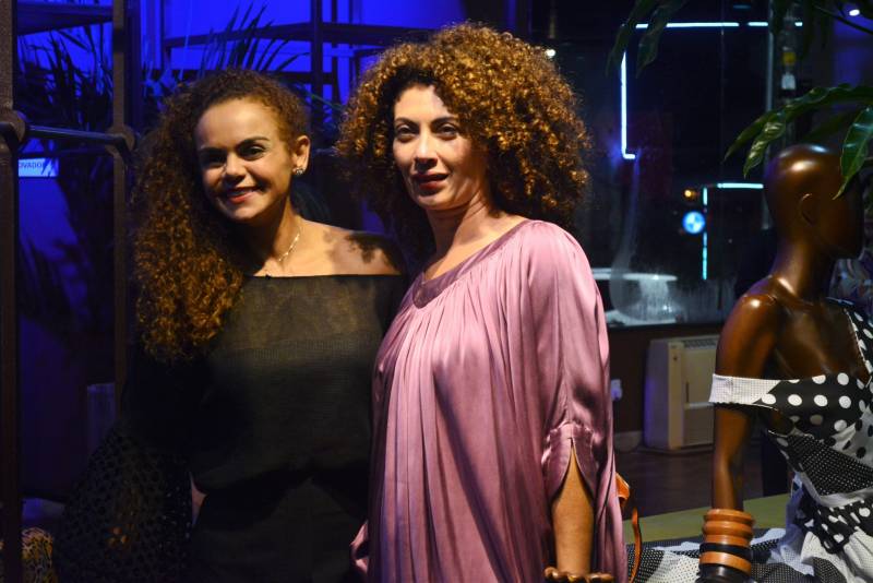 Autoridades, designers, empreendedores criativos e público em geral participaram do lançamento da nova Coleção de Produtos de Moda 2018/2019 e reinauguração do espaço comercial do Espaço São José Liberto (ESJL). Na ocasião, também foi exibido um fashion-film com direção artística de André Lima para apresentar as peças da nova coleção. Na foto, Izabela Jatene e Adelaide Oliveira.

FOTO: ASCOM IGAMA / ESJL
DATA: 06.12.2018
BELÉM - PARÁ <div class='credito_fotos'>Foto: ASCOM IGAMA   |   <a href='/midias/2018/originais/aa26a34d-54d3-46be-b5e7-b8405be585aa.jpg' download><i class='fa-solid fa-download'></i> Download</a></div>
