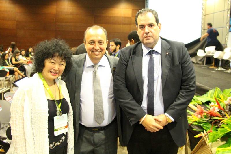 O XIX Congresso Médico Amazônico teve abertura oficial neste sábado, 23, no Hangar - Convenções e Feiras da Amazônia, com a presença do secretário de Estado de Saúde Pública, Vitor Mateus (c), reunindo profissionais médicos, pesquisadores, acadêmicos do curso de medicina, além de representantes dos setores público e privado no âmbito da saúde.
FOTO: SAMUEL LIMA / ASCOM SESPA
DATA: 23.06.2018
BELÉM - PARÁ <div class='credito_fotos'>Foto: SAMUEL LIMA / DIVULGAÇÃO | <a href='/midias/2018/originais/aa391110-040f-42bc-abdc-0d7dcdf6a212.jpg' download><i class='fa-solid fa-download'></i> Download</a></div>