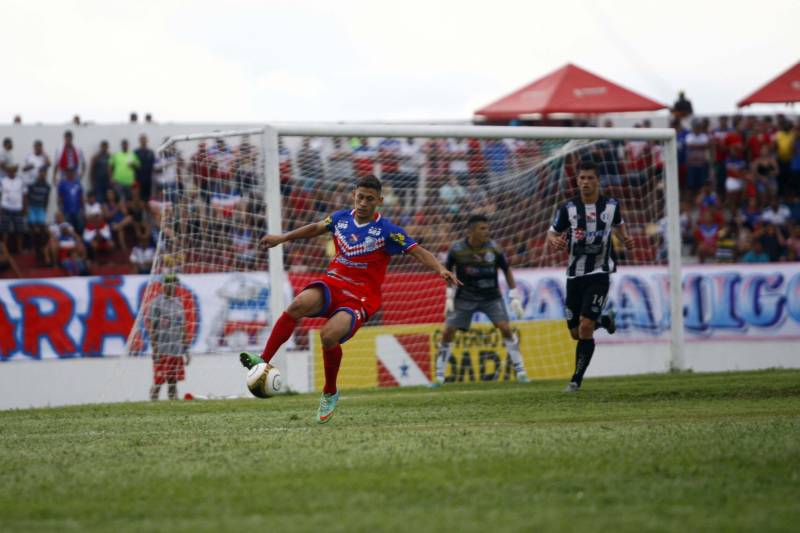 O Bragantino conquistou o terceiro lugar do Campeonato Paraense 2018 na tarde este sábado, 7. O Tubarão do Caeté recebeu o São Raimundo no Estádio Diogão e levou pelo placar de 1 x 0.
FOTO: THIAGO GOMES / AG. PARÁ
DATA: 07.04.2018
BRAGANÇA - PARÁ <div class='credito_fotos'>Foto: Thiago Gomes /Ag. Pará | <a href='/midias/2018/originais/ab117644-679c-42d0-b66c-9cfd45e82060.jpg' download><i class='fa-solid fa-download'></i> Download</a></div>
