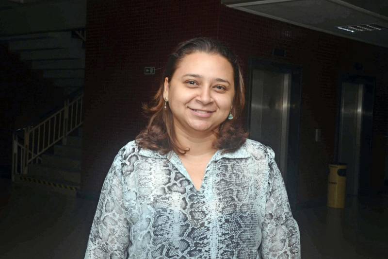 Educadores de todo o estado estiveram reunidos no III Encontro de Gestores Regionais, organizado pela Secretaria de Estado de Educação (Seduc). O evento nesta terça-feira (19) discutiu o fortalecimento das relações interpessoais de estudantes e pais de alunos com gestores e professores na busca de avançar na aprendizagem de conteúdos e no combate à evasão escolar. O Encontro, em parceria com o Unibanco, foi viabilizado pela Coordenação de Ensino Médio da Seduc (Coem) contou com a participação de 50 pessoas, entre gestores das 18 Unidades Seduc na Escola (USEs), que abrange as escolas da Grande Belém, e das 22 Unidades Regionais de Educação (UREs), compreendendo escolas do interior do Estado, e mais dirigentes da Seduc. Na foto, a pedagoga Priscila Maia, supervisora do Projeto Jovens de Futuro (PJF) na USE 5.
FOTO: ELISEU DIAS / ASCOM SEDUC
DATA: 19.06.2018
BELÉM - PARÁ <div class='credito_fotos'>Foto: Eliseu Dias / Ascom Seduc | <a href='/midias/2018/originais/ac07df2a-fc39-4bbb-b282-ad25c7929123.jpg' download><i class='fa-solid fa-download'></i> Download</a></div>
