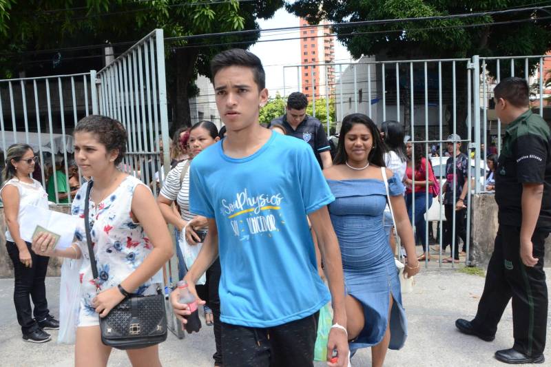 Neste domingo dia 4 de novembro, mais de 280 mil inscritos no Exame Nacional do Ensino Médio (Enem), somente no Pará. Na foto, prova na Escola Deodoro de Mendonça.
FOTO: FERNANDO NOBRE / ASCOM SEDUC
DATA: 04.11.2018
BELÉM - PARÁ <div class='credito_fotos'>Foto: FERNANDO NOBRE/ASCOM SEDUC | <a href='/midias/2018/originais/ac16cdc3-dae2-4736-880c-9a7e07394cf6.jpg' download><i class='fa-solid fa-download'></i> Download</a></div>