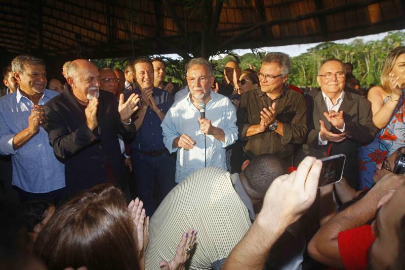 O Parque Estadual do Utinga (PEUt) o mais importante espaço de preservação e estudo da biodiversidade dentro da Região Metropolitana de Belém será reaberto à população a partir desta sexta,16, a partir das 16h30, com apresentações artísticas, com o Boi Veludinho, crianças do Pro Paz e a premiada Orquestra Sinfônica do Theatro da Paz. A apresentação será em um espaço ao ar livre e não será necessária a retirada de ingressos, por esse motivo, a recomendação é que o público chegue cedo, porque a entrada será fechada quando o espaço estiver lotado.
FOTO: THIAGO GOMES / AG PARÁ
DATA: 16.03.2018
BELÉM - PARÁ <div class='credito_fotos'>Foto: Thiago Gomes /Ag. Pará | <a href='/midias/2018/originais/ac45e873-4412-412d-ac37-64fa79598cd1.jpg' download><i class='fa-solid fa-download'></i> Download</a></div>