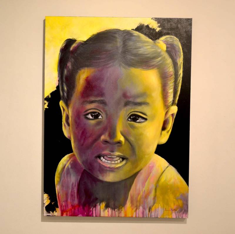 O arquiteto e artista visual Alexandre Dantas abre, hoje, 3, às 19h30, a exposição “Face a Face” (foto) com 20 telas de pintura, algumas em grandes dimensões na Galeria Theodoro Braga da Fundação Cultural do Pará (FCP). Com o trabalho, o artista faz um convite ao diálogo entre arte e espectador. “Pelas obras procurei expor meu consciente e o subconsciente, provocando o observador a desvendar meus pensamentos e reflexões sobre as pessoas e seus momentos, através de expressões ou intervenções nos rostos de anônimos”, pontua Alexandre Dantas. A exposição marca 10 anos da produção do artista, sendo 5 dedicados profissionalmente à pintura. A mostra foi contemplada no Prêmio Seiva no Edital Pauta Livre de 2018.
FOTO: ASCOM / FCP
DATA: 03.07.2018
BELÉM - PARÁ <div class='credito_fotos'>Foto: ASCOM FCP | <a href='/midias/2018/originais/ac77122e-246d-4df9-afcc-01f11fbe0f0f.jpg' download><i class='fa-solid fa-download'></i> Download</a></div>