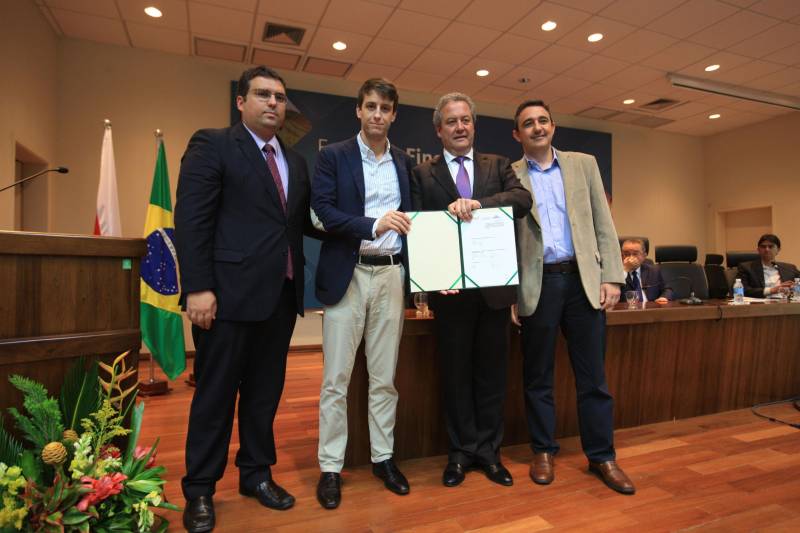 A maior financiadora de estudos e projetos da América Latina, a Financiadora de Estudos e Projetos (FINEP), abriu um escritório em Belém focado no desenvolvimento da pesquisa e inovação na região Norte. A FINEP é uma empresa pública brasileira de fomento à ciência, tecnologia e inovação em empresas, universidades, institutos tecnológicos e outras instituições públicas ou privadas, sediada no Rio de Janeiro.  A empresa é vinculada ao Ministério da Ciência e Tecnologia e Inovação. A inauguração ocorreu durante a abertura de “Encontro Finep para Inovação”. A abertura contou com a presença do Governador em Exercício Zequinha Marinho, do secretário de Estado de Ciência, Ciência, Tecnologia e Educação Técnica e Tecnológica, Alex Fiuza de Melo e contou com a participação de autoridades do Ministério da Ciência, Tecnologia, Inovações e Comunicações (Mctic), da Finep, do Governo do Estado do Pará, além de representantes de instituições locais. Na foto, o presidente nacional da Finep, Ronaldo Camargo (cabelos brancos).

FOTO RODOLFO OLIVEIRA / AG. PARÁ
DATA: 19.12.2018
BELÉM - PARÁ
 <div class='credito_fotos'>Foto: Rodolfo Oliveira/Ag. Pará   |   <a href='/midias/2018/originais/ad32feba-1919-483b-a2d8-8fc5e118f488.jpg' download><i class='fa-solid fa-download'></i> Download</a></div>