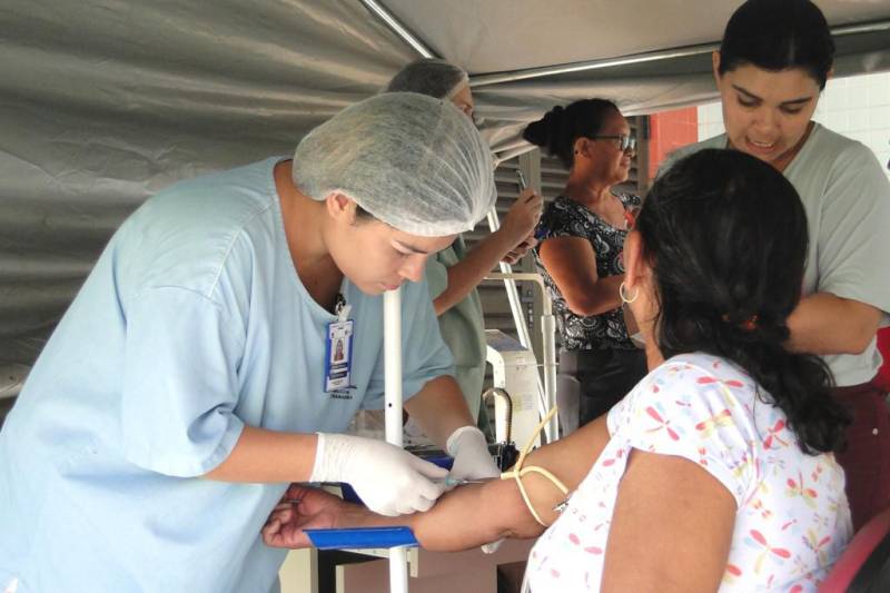 No dia 8 de março é celebrado o Dia Mundial do Rim e para comemorar a data, o Hospital Regional Público da Transamazônica (HRPT), localizado em Altamira, ofertou três exames a toda a população que procurou a unidade nesta quinta: dosagem de creatinina, aferição da pressão arterial e o teste de glicemia.
FOTO: ASCOM HRPT
DATA: 08.03.2018
ALTAMIRA - PARÁ <div class='credito_fotos'>Foto: ASCOM HRPT | <a href='/midias/2018/originais/af14dbc6-baa5-40dc-9a11-c773a4b5607b.jpg' download><i class='fa-solid fa-download'></i> Download</a></div>