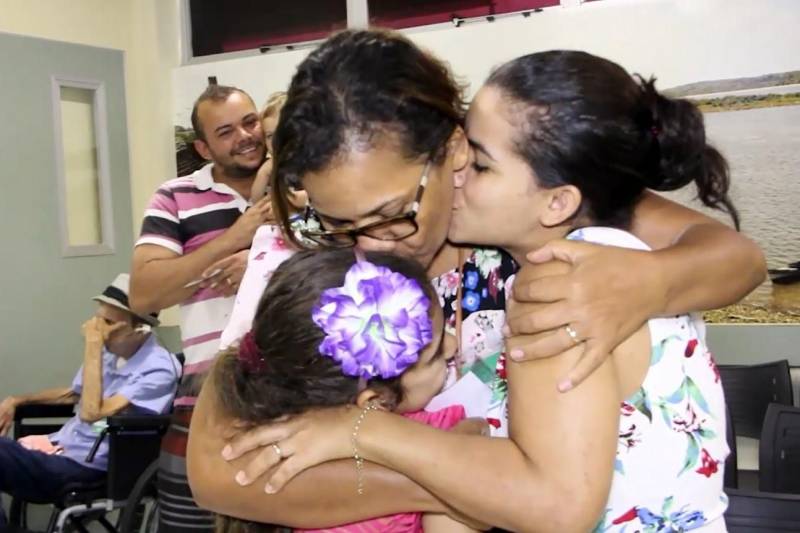 A dona de casa Norlinda dos Santos, 44, luta contra câncer de mama e conta com apoio da família para  enfrentar a doença.

FOTO: ASCOM UNACON
DATA: 13.05.2018
TUCURUÍ - PARÁ <div class='credito_fotos'>Foto: Ascom Unacon   |   <a href='/midias/2018/originais/af68e6d3-1db8-46f0-99f6-2aee8d59e829.jpg' download><i class='fa-solid fa-download'></i> Download</a></div>