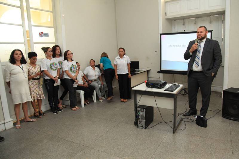 Com palestras, emissão de documentos, apresentações culturais, oficinas e exposições, o Dia D da Cidadania com Síndrome de Down trouxe uma programação diversificada e educativa sobre a questão das pessoas com deficiência intelectual, na manhã desta quinta-feira, 22, na Secretaria de Estado de Justiça e Direitos Humanos (Sejudh). Na foto, o secretário de Estado de Justiça e Direitos Humanos do Pará, Michell Mendes Durans, esteve presente e falou sobre a ação e sua importância.
FOTO: WAGNER ALMEIDA / ASCOM SEJUDH
DATA: 22.03.2018
BELÉM - PARÁ <div class='credito_fotos'>Foto: Wagner Almeida/ Ascom Sejudh | <a href='/midias/2018/originais/af768827-d95a-49d4-8447-b42c6d4f615d.jpg' download><i class='fa-solid fa-download'></i> Download</a></div>