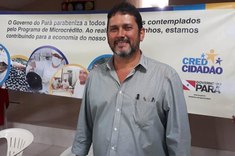 O programa CredCidadão ajudou a concretizar os sonhos de empreendedores dos municípios de Belterra e Mojuí dos Campos (foto), no Baixo Amazonas, nesta quarta feira (02), contribuindo a dinamizar os negócios dos mais variados segmentos econômicos - de cosméticos à criação de galinhas ou de assistência técnica de celulares à venda de polpa de frutas. Na foto, o diretor-geral do programa CredCidadão, Jorge Resende
FOTO: ASCOM CREDCIDADÃO
DATA: 02.05.2018
MUJUÍ DOS CAMPOS - PARÁ <div class='credito_fotos'>Foto: ASCOM / CREDCIDADÃO | <a href='/midias/2018/originais/afe66539-c627-40e0-9cb8-13bfbb4b36d7.jpg' download><i class='fa-solid fa-download'></i> Download</a></div>